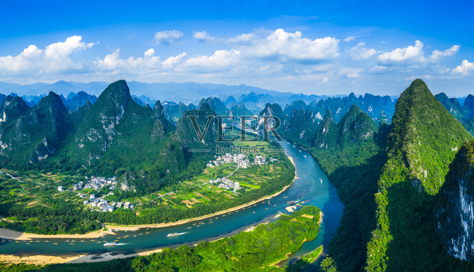 桂林著名的喀斯特山水风光照片摄影图片