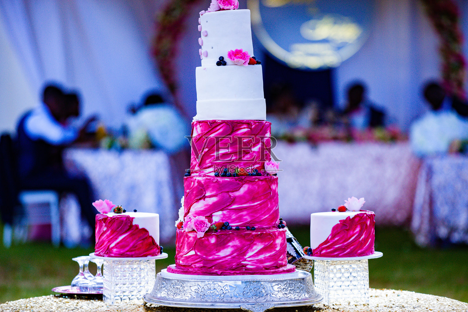 肯尼亚东非婚礼蛋糕设置生日细节美味可口照片摄影图片