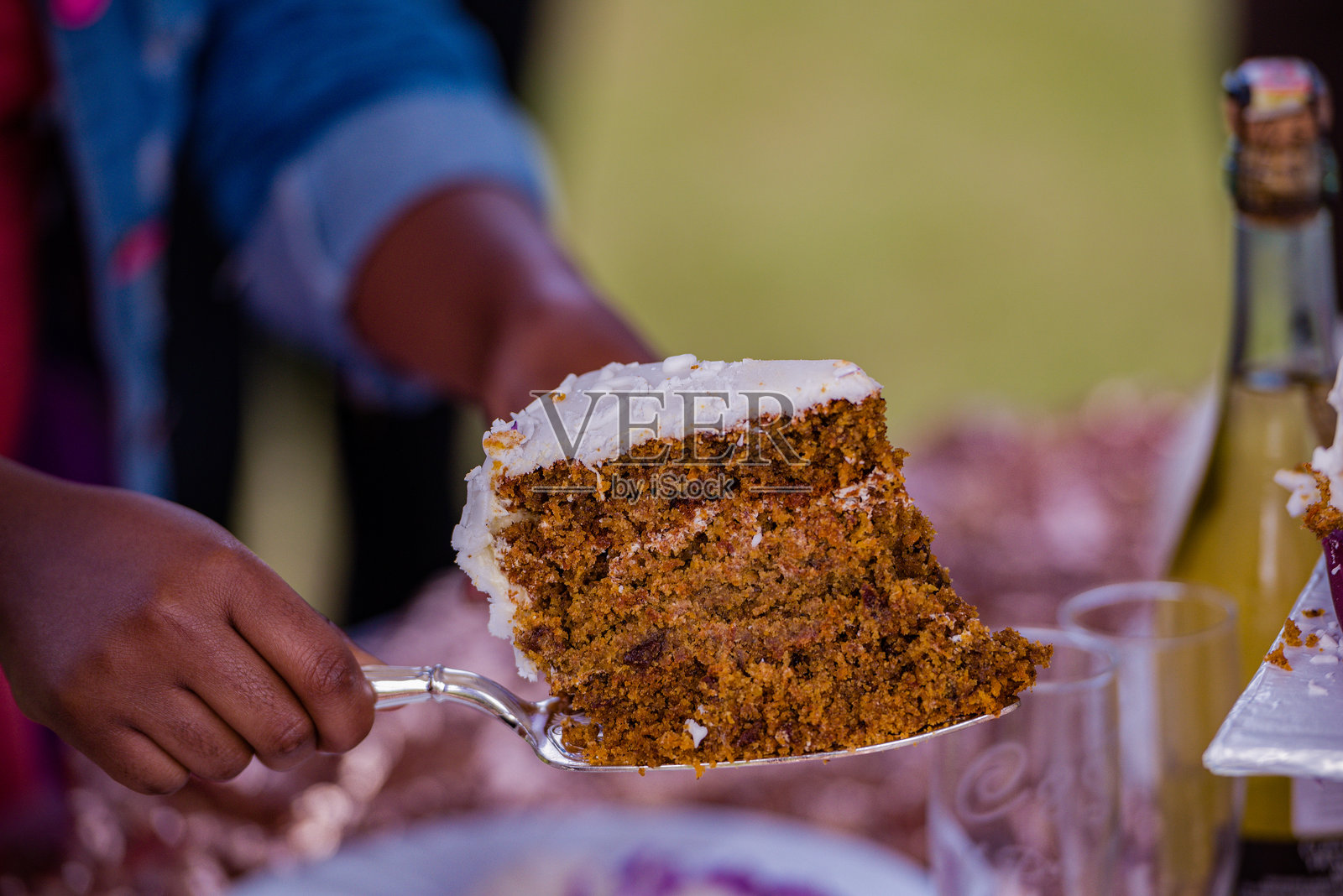 肯尼亚东非婚礼蛋糕设置生日细节美味可口照片摄影图片