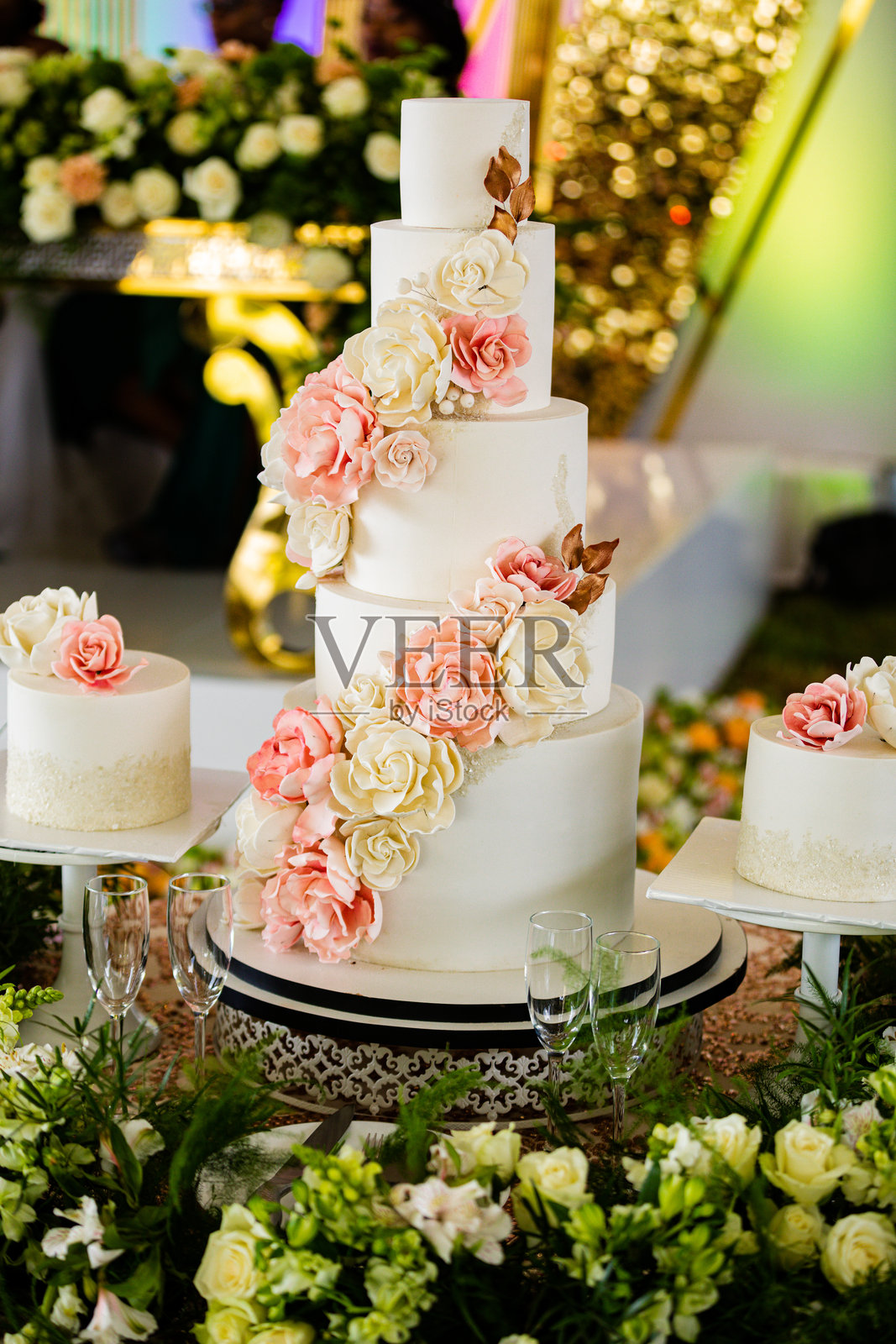 肯尼亚东非婚礼蛋糕布置生日细节美味可口照片摄影图片