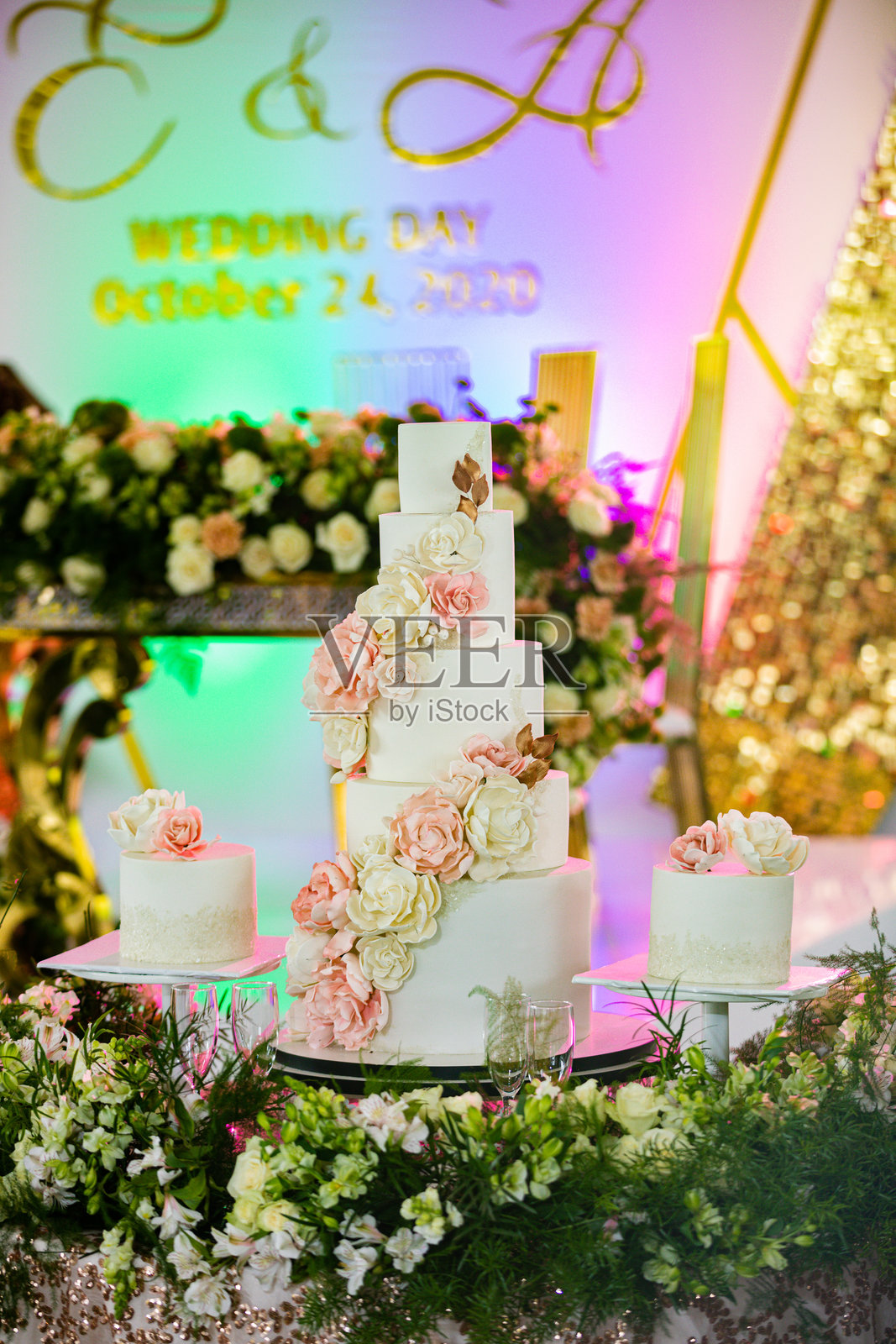 肯尼亚东非婚礼蛋糕布置生日细节美味可口照片摄影图片