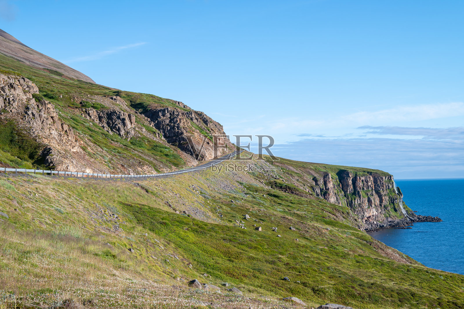 冰岛奥拉夫斯菲厄泽穆利的美丽海岸线照片摄影图片