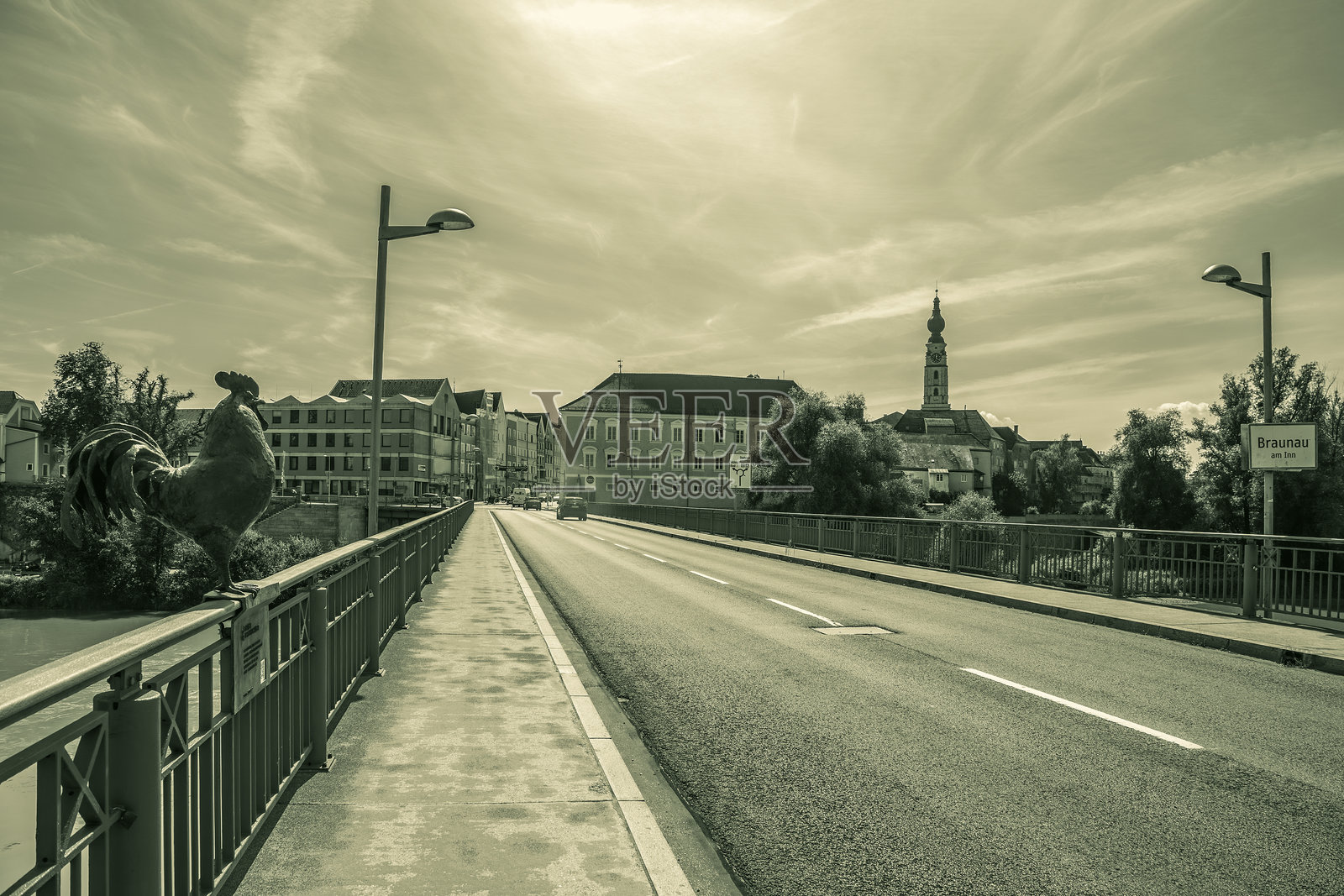 二战时期纳粹军队入侵奥地利时越过的布劳瑙大桥照片摄影图片