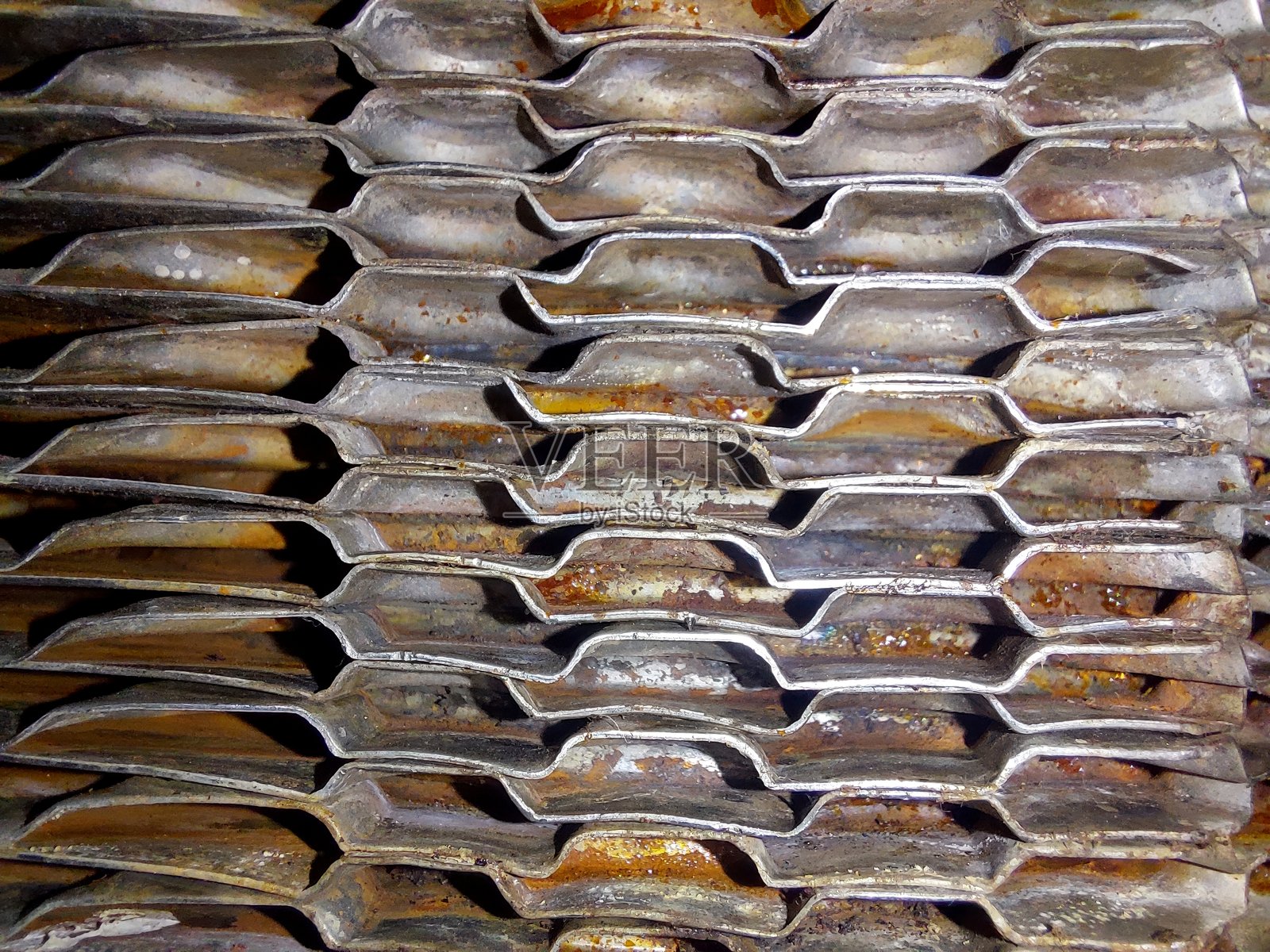 工业板式换热器的视图，展示了详细的板片组装照片摄影图片