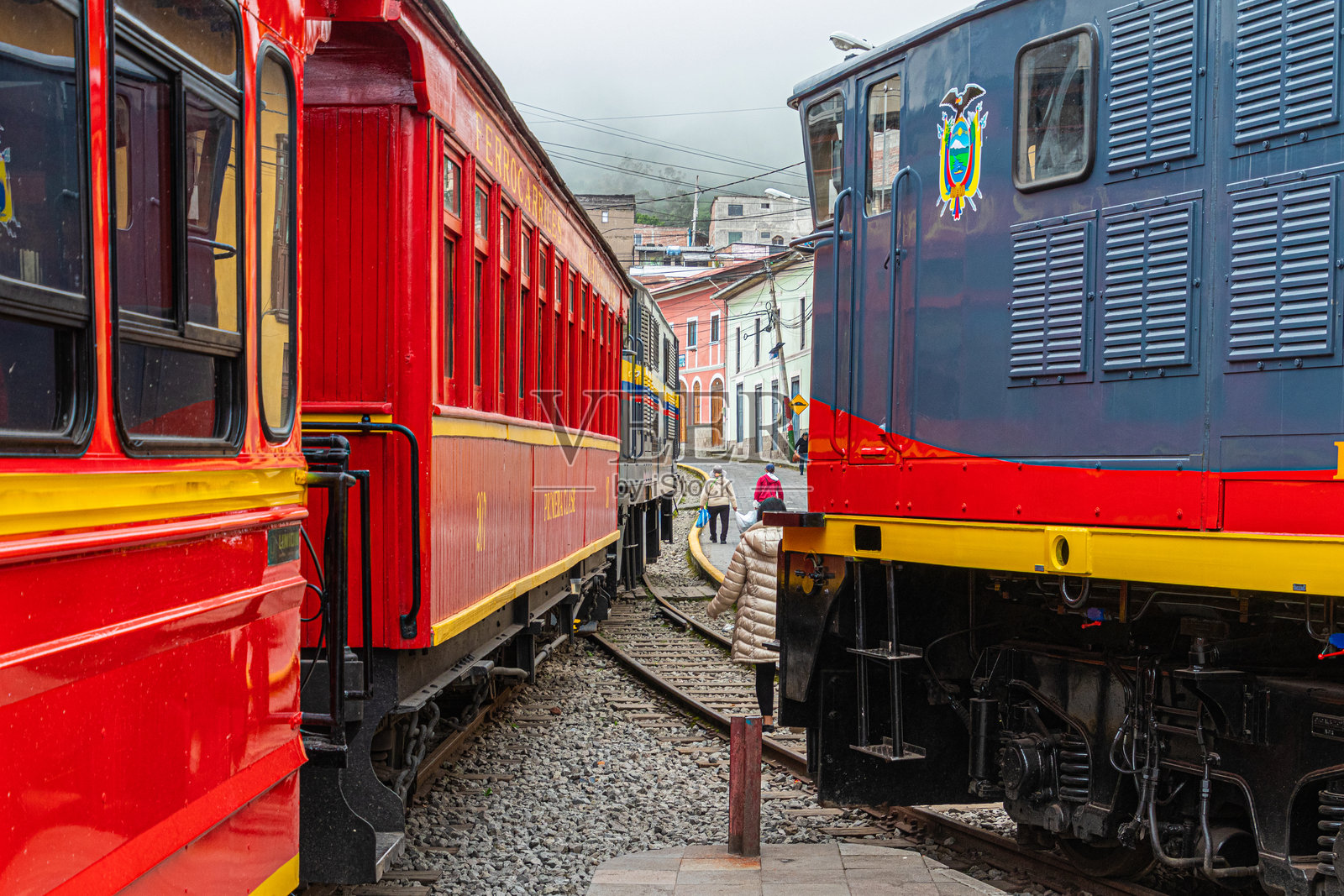 安第斯高地旅游铁路前往魔鬼鼻照片摄影图片