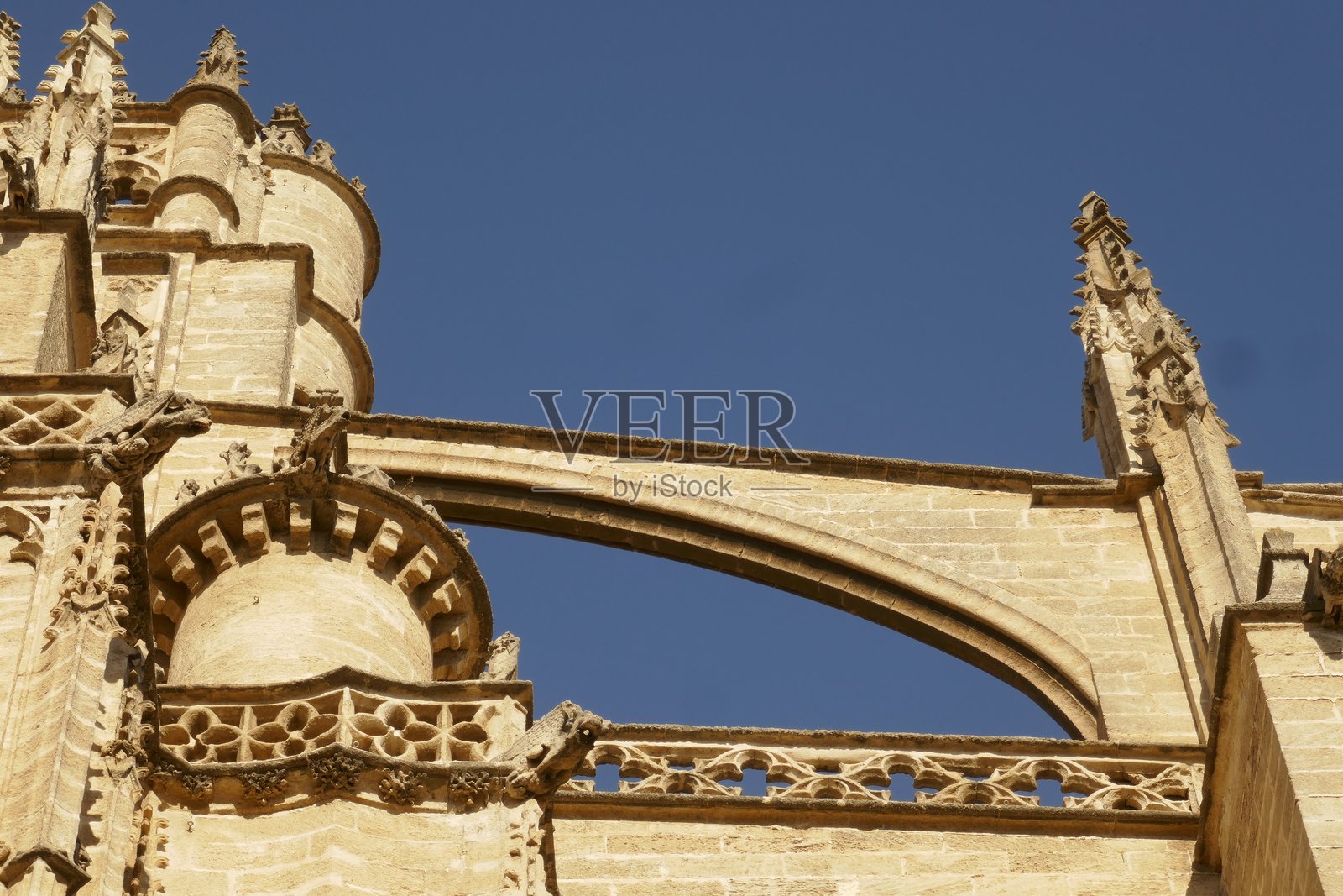 九月阳光灿烂的塞维利亚照片摄影图片