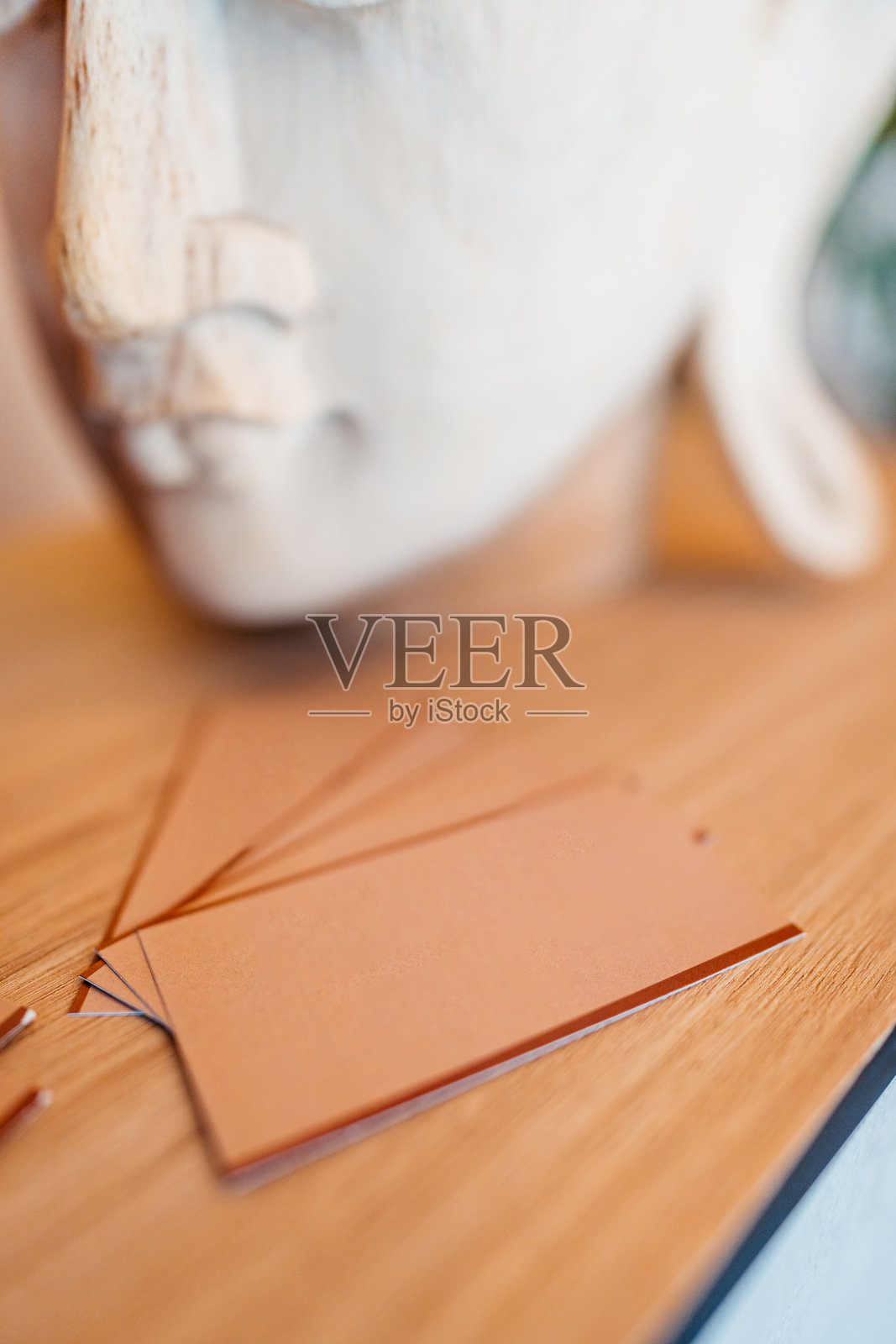 SPA中的佛像半身像和名片照片摄影图片