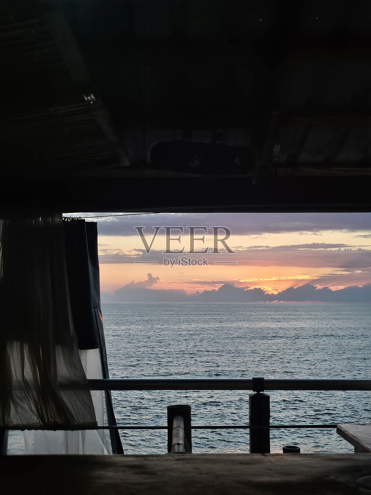 从科布列季的售货亭望见的黑海照片摄影图片