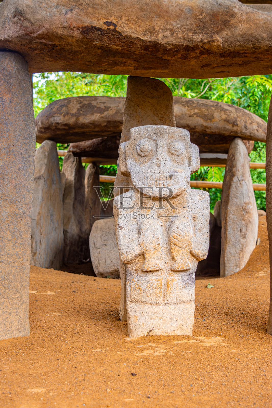 哥伦比亚圣奥古斯丁史前石像照片摄影图片
