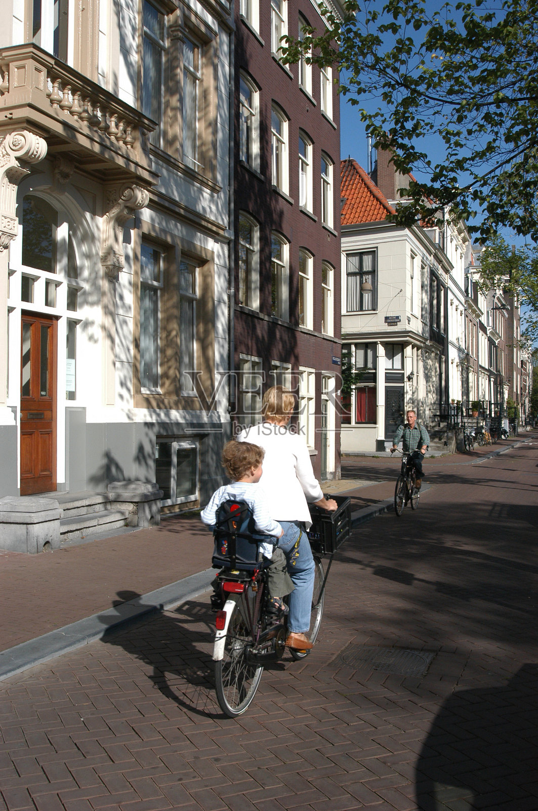 荷兰阿姆斯特丹的骑行者照片摄影图片