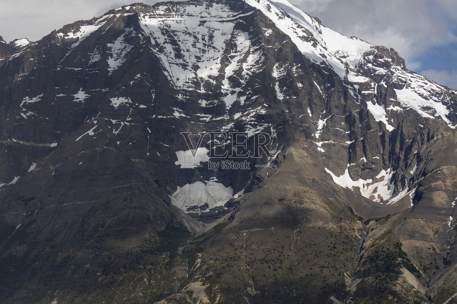 智利南美巴塔哥尼亚百内国家公园的山脉景观照片摄影图片