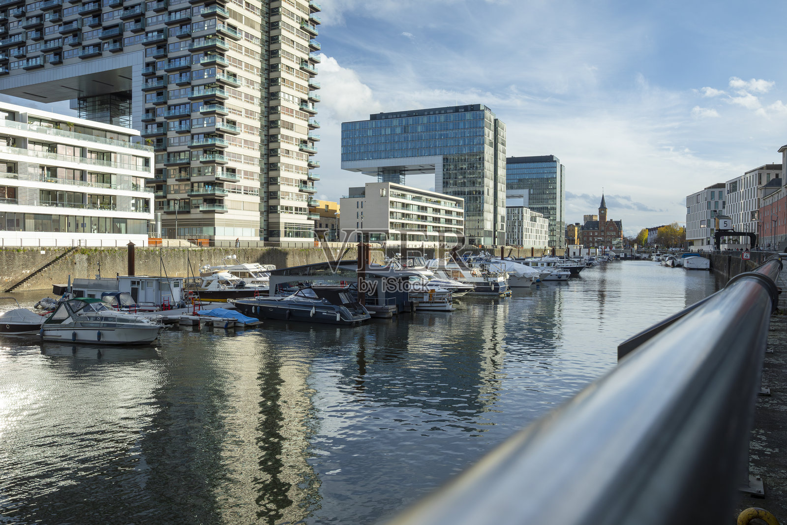 科隆莱茵瑙港码头照片摄影图片