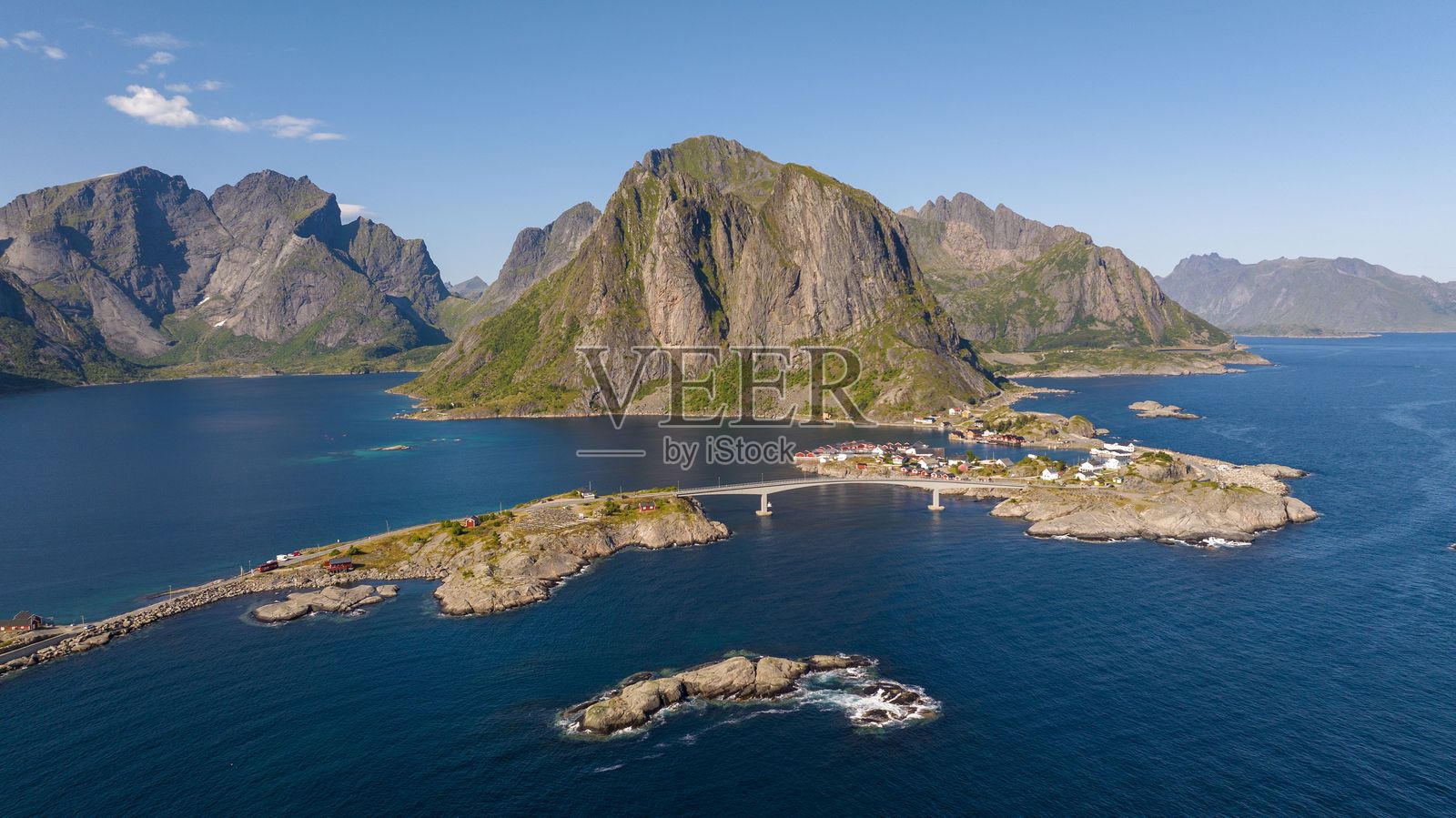 挪威罗弗敦群岛哈姆诺伊和雷讷峡湾的航拍图照片摄影图片