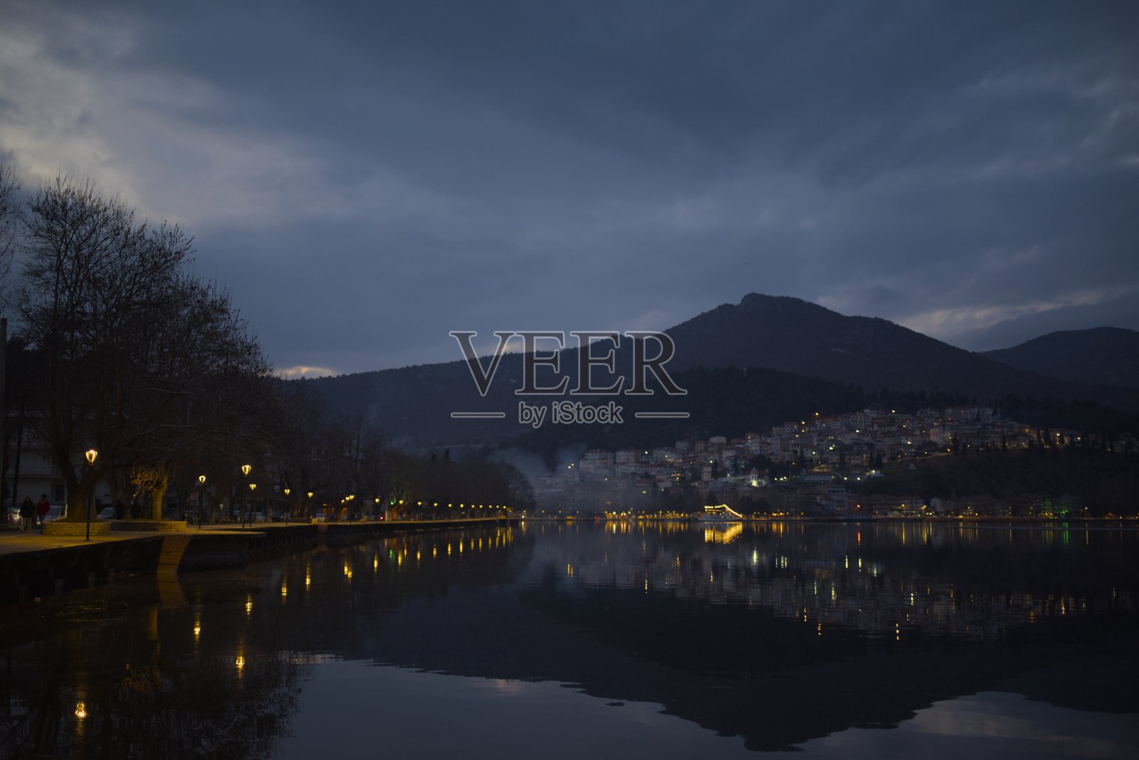 卡斯托里亚一瞥照片摄影图片