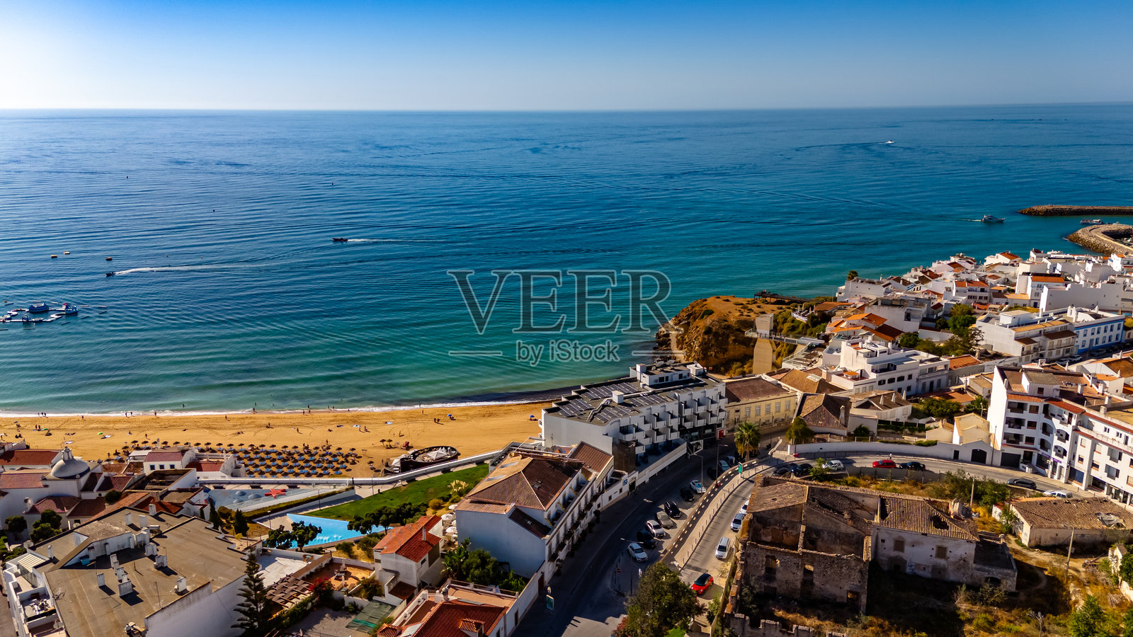 葡萄牙阿尔加维区阿尔布费拉老城区的鸟瞰图照片摄影图片