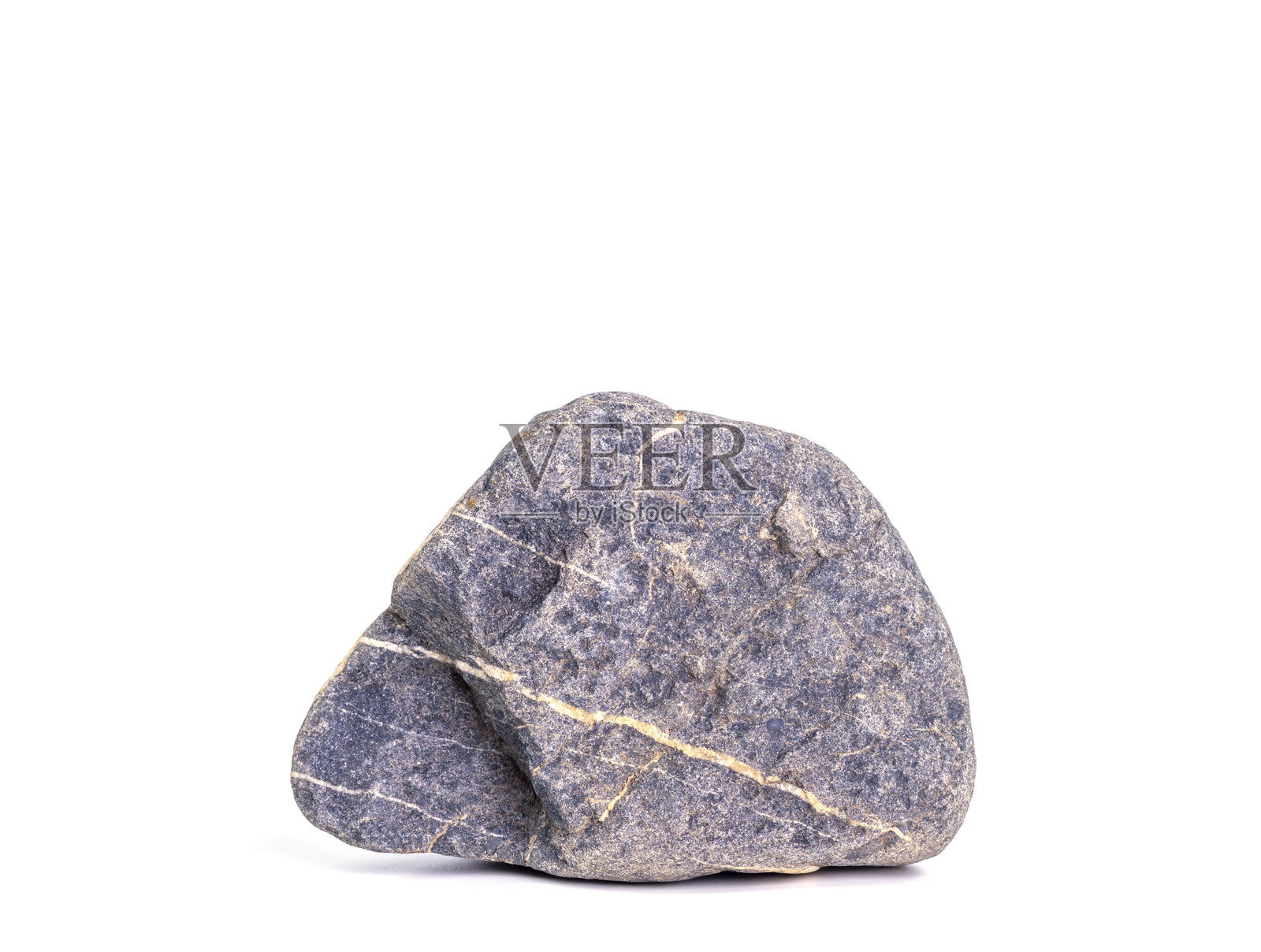 天然岩石，黑色粗糙的山石，用于建筑工程的红色硬石，孤立在白色背景上。照片摄影图片