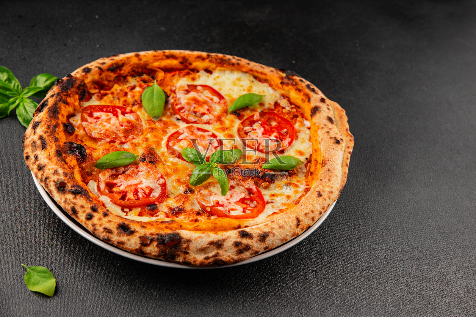 披萨番茄玛格丽特快餐天然产品美味小吃新鲜美味美食背景放在桌子上质朴的俯视图复制空间照片摄影图片