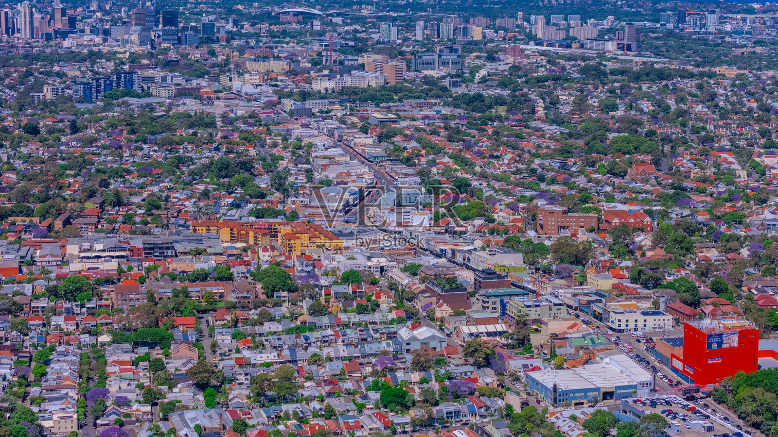 澳大利亚新南威尔士州悉尼郊区联邦风格住宅区的Summer Hill、Lewisham和Ashfield的无人机全景航拍图照片摄影图片
