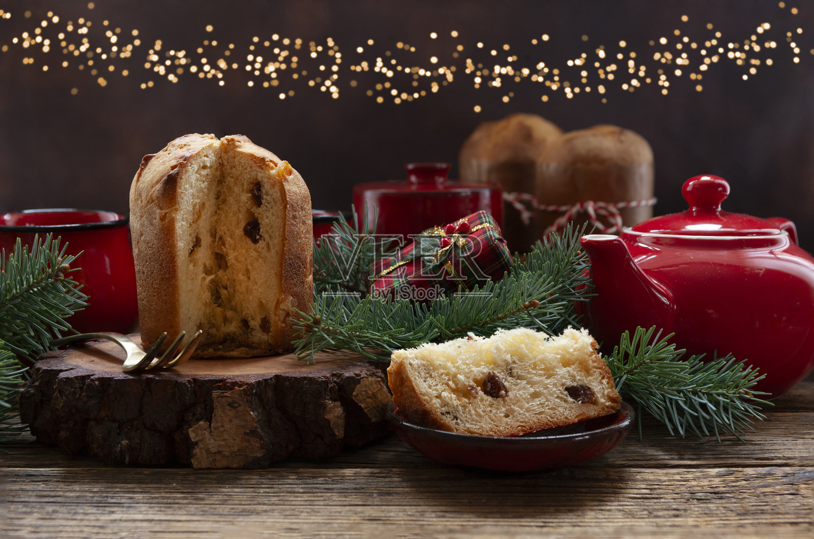 传统意大利手工制作圣诞潘妮托妮蛋糕照片摄影图片