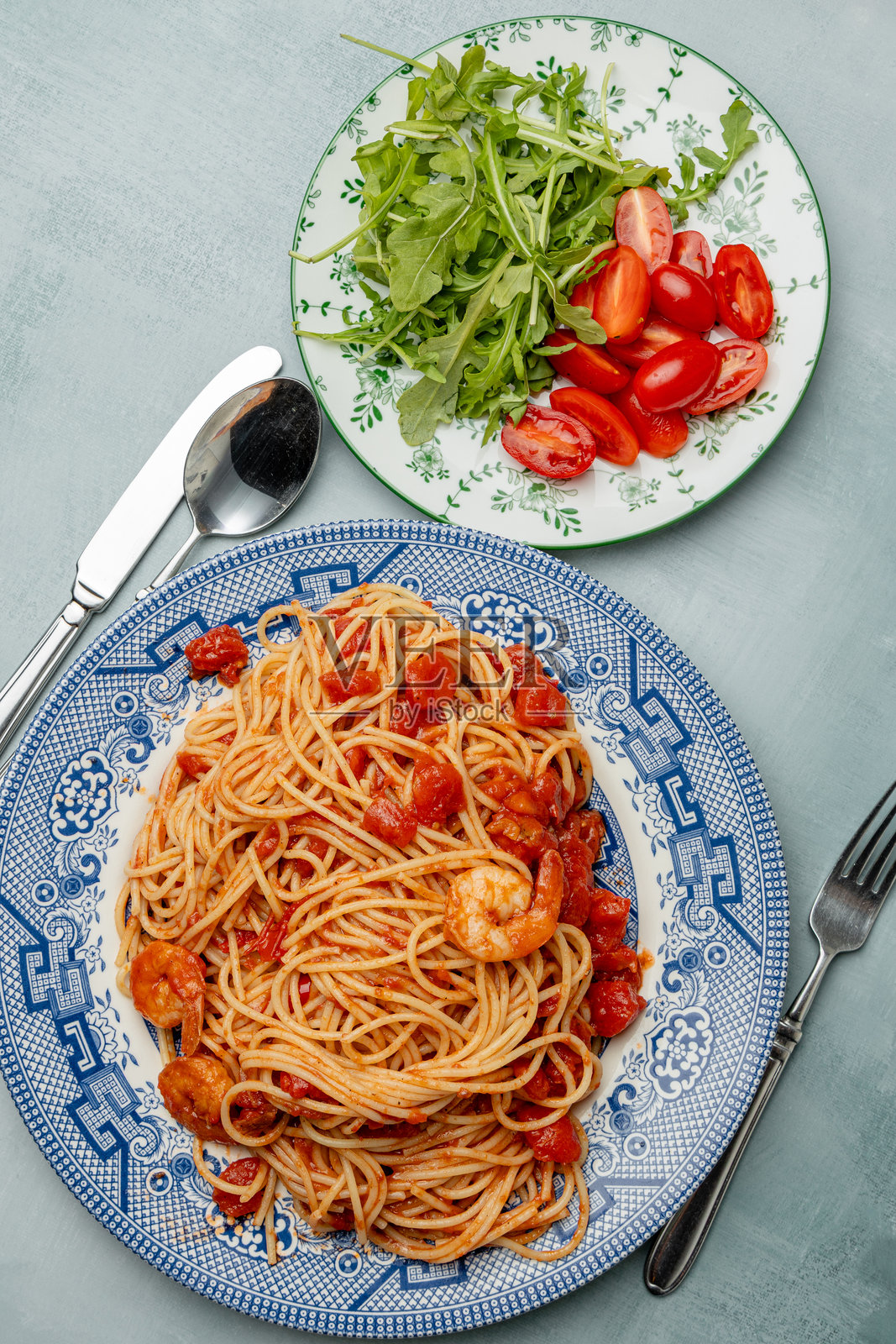意大利面食俯视构图，秋日氛围照片摄影图片