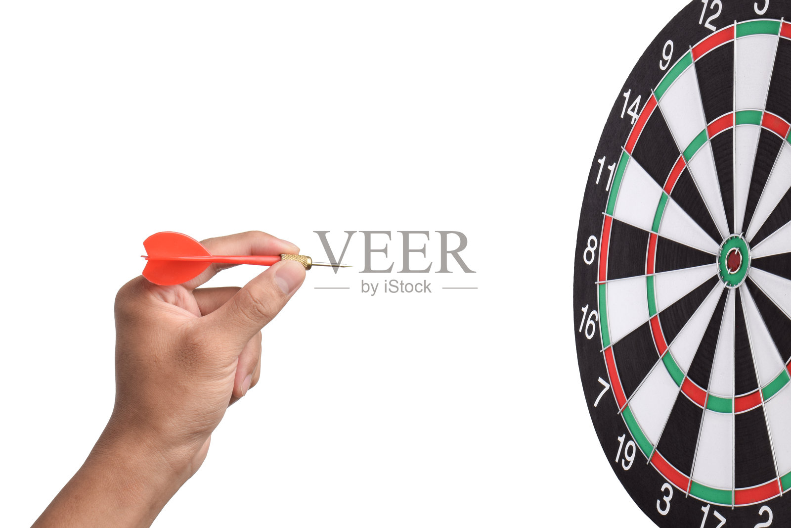 特写：手持红色飞镖瞄准目标照片摄影图片