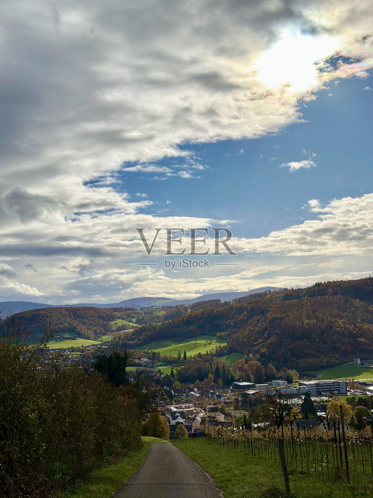 远眺群山照片摄影图片