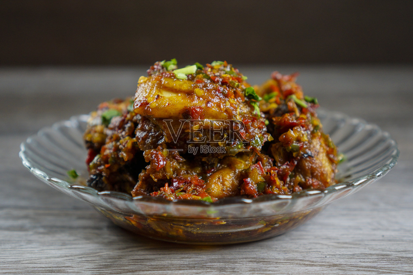 香辣烤鸡照片摄影图片