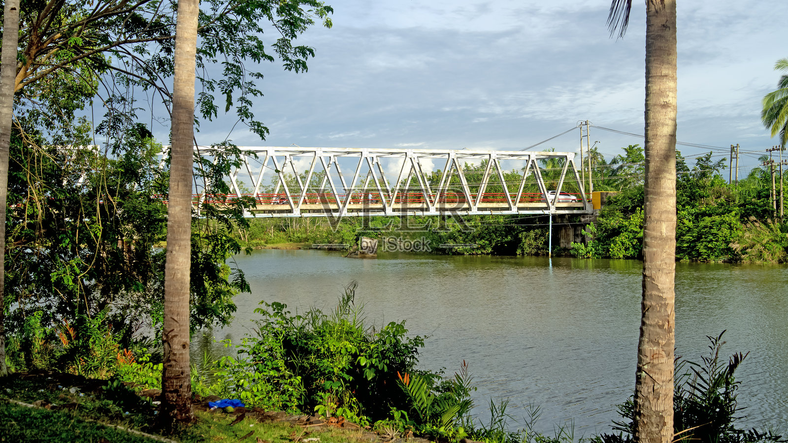 河流与桥梁的全景照片摄影图片