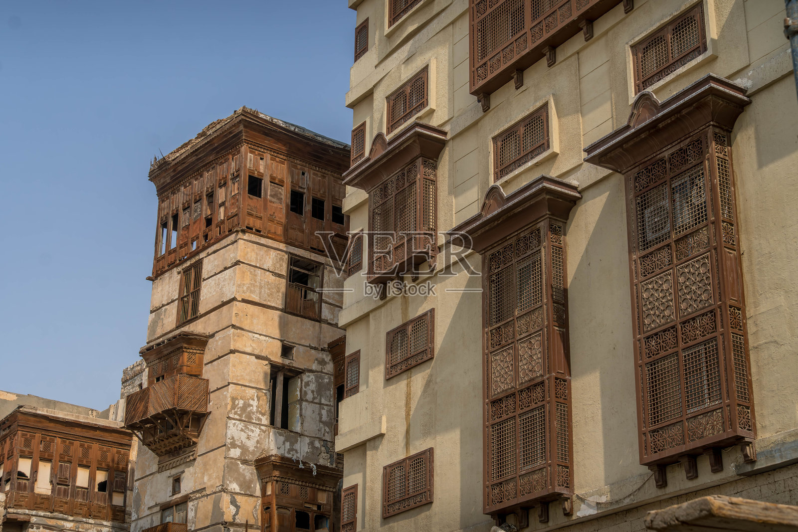 沙特阿拉伯吉达历史建筑（Al-Balad），带木窗的古老建筑，联合国教科文组织遗址照片摄影图片