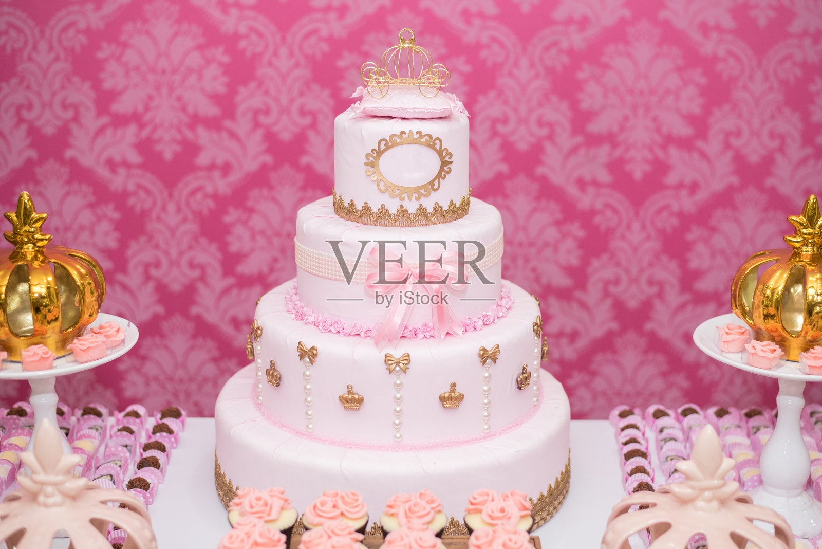 生日公主主题装饰桌 - 蛋糕照片摄影图片