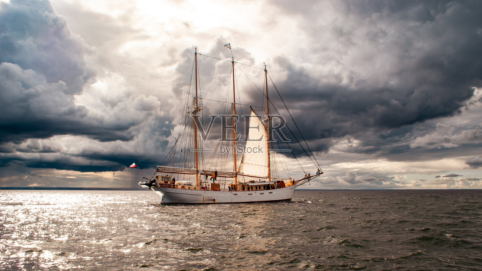 “卡皮坦·博尔夏特”号首次航行至波兰照片摄影图片