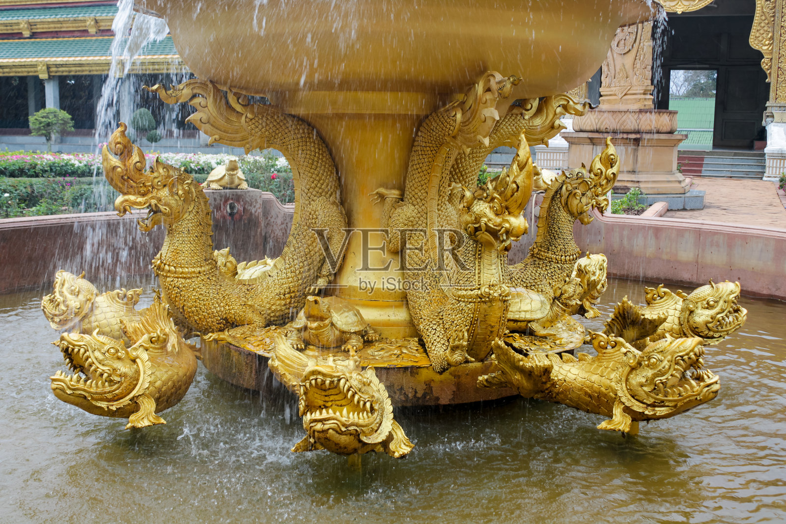 泰国 Roi Et 省，伊森佛教公园，帕南尧寺照片摄影图片