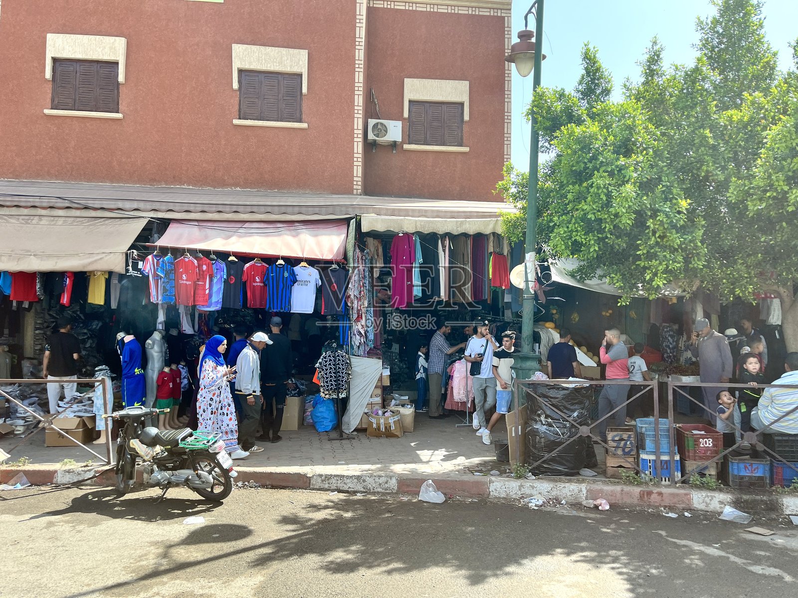 摩洛哥阿特拉斯山脉欧里卡谷的欧里卡街市,充满日常生活的喧嚣照片摄影图片