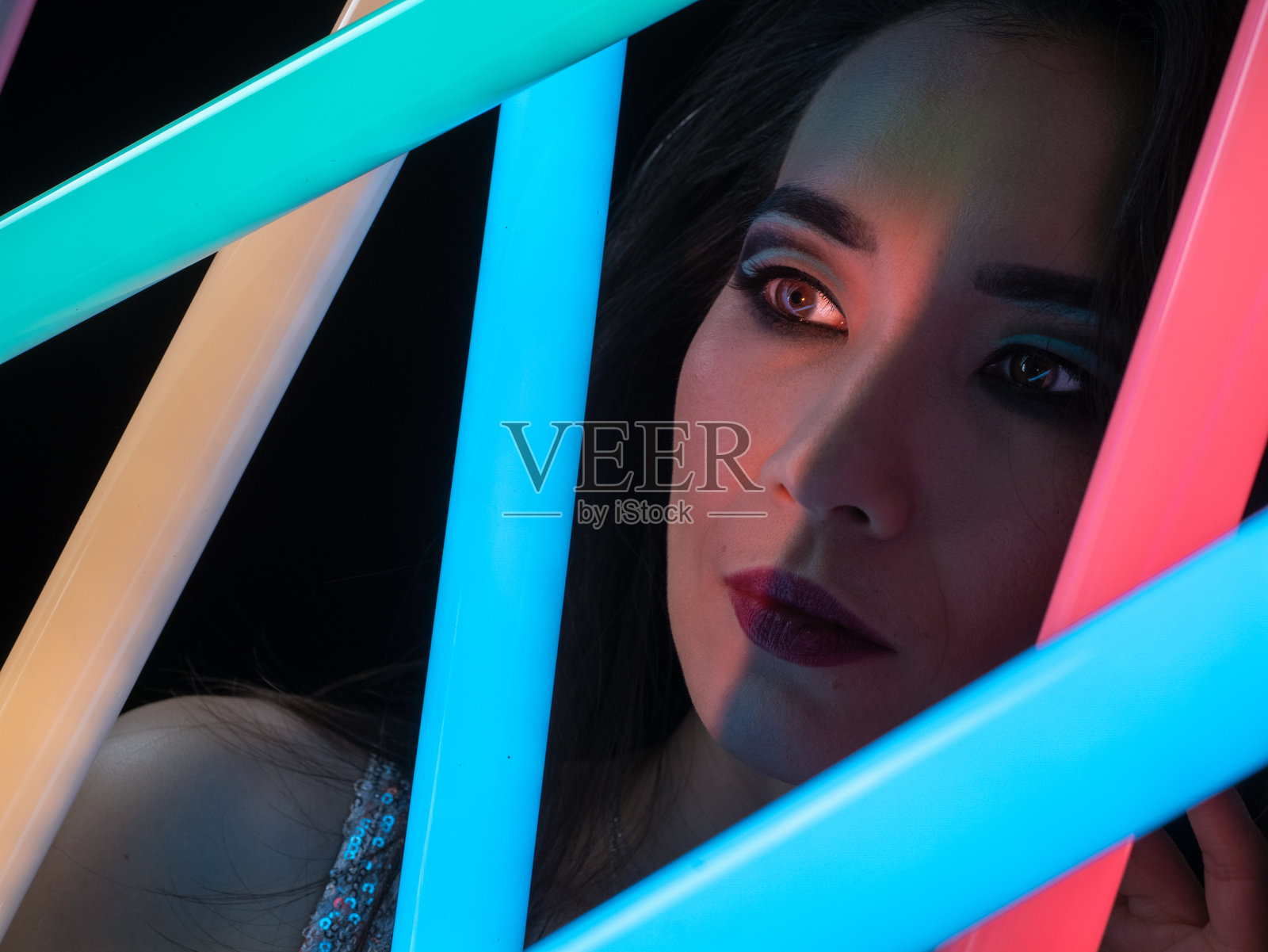 亚洲女性的高级时尚霓虹肖像照片摄影图片