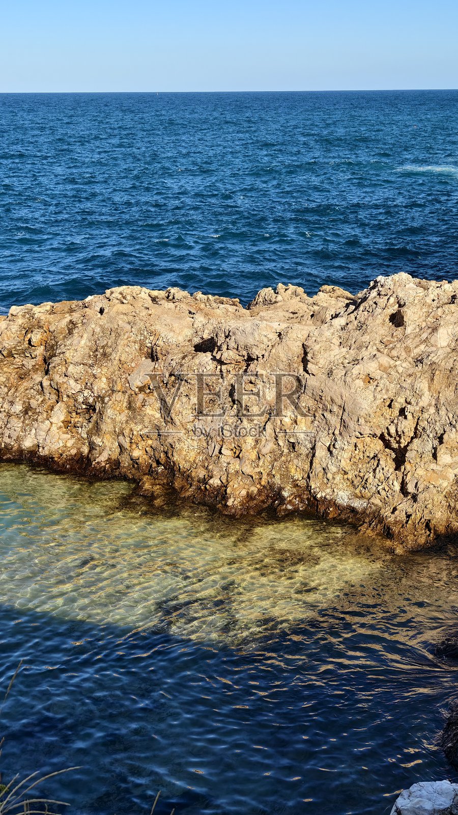 波利尼亚诺阿马雷——石头与大海的交汇之处照片摄影图片