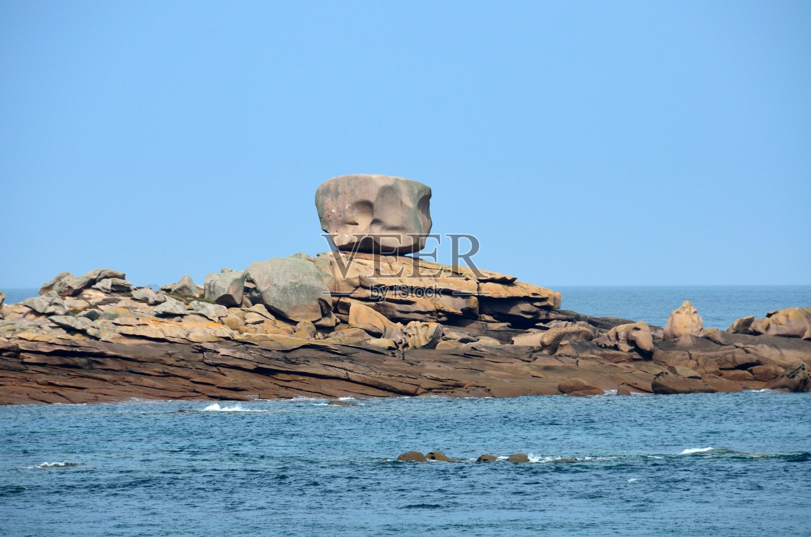 粉红花岗岩海岸雷诺特半岛的花岗岩照片摄影图片