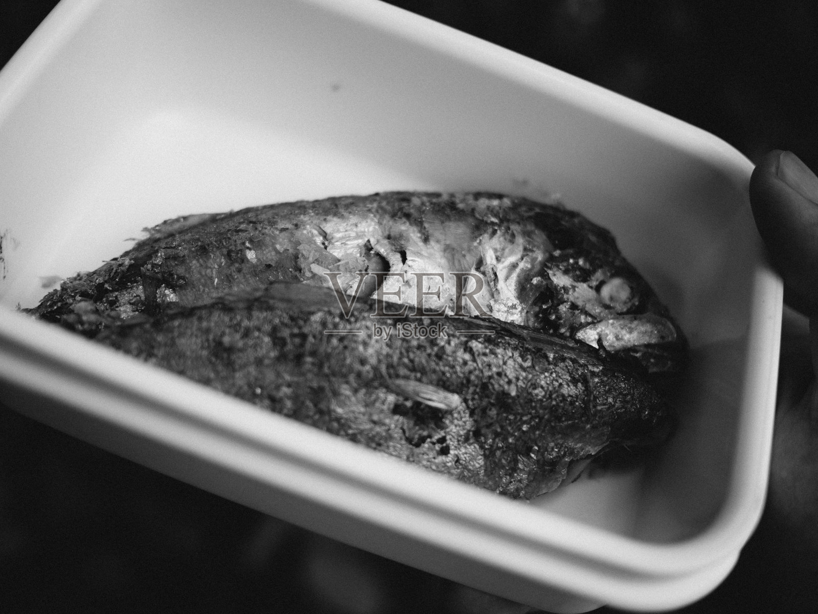 炸鱼照片摄影图片