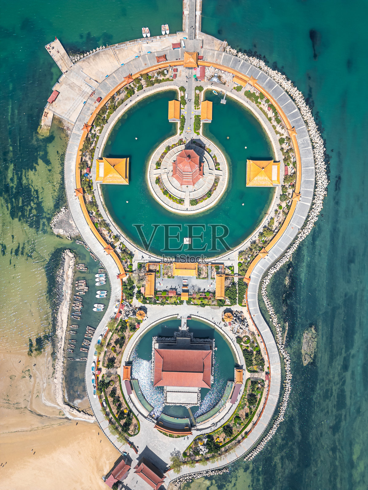 中国蓬莱八仙过海景区近景，航拍照片摄影图片