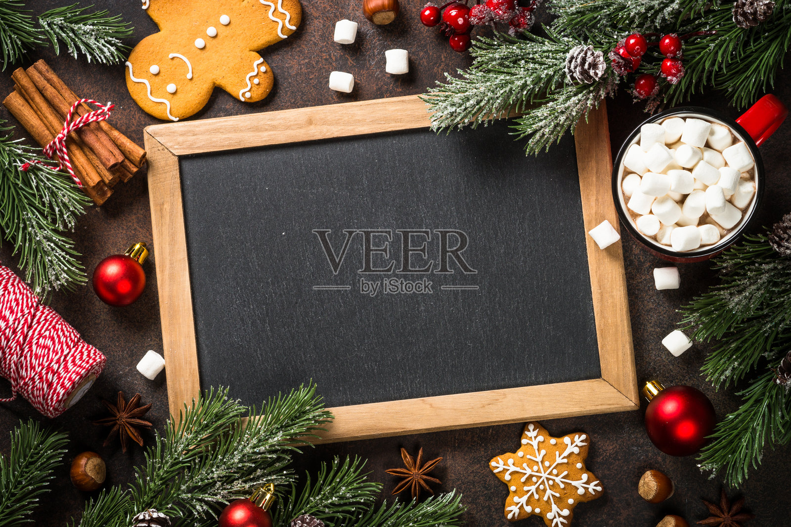 圣诞节烘焙背景，深色桌面照片摄影图片