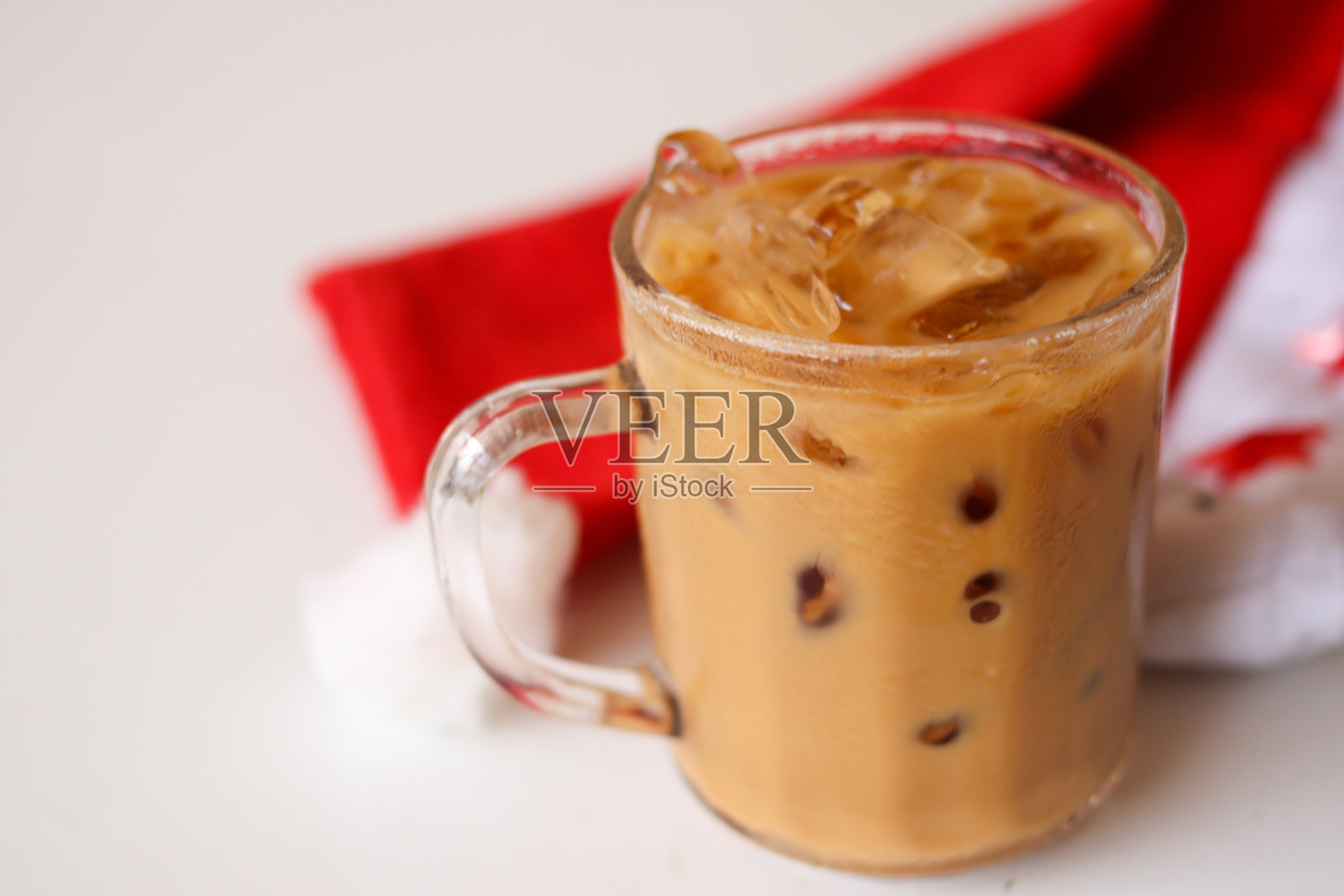 冰咖啡与圣诞主题照片摄影图片