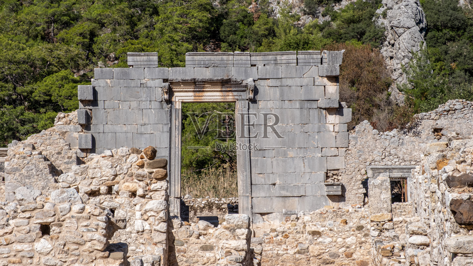 土耳其安塔利亚的奥林波斯古迹照片摄影图片