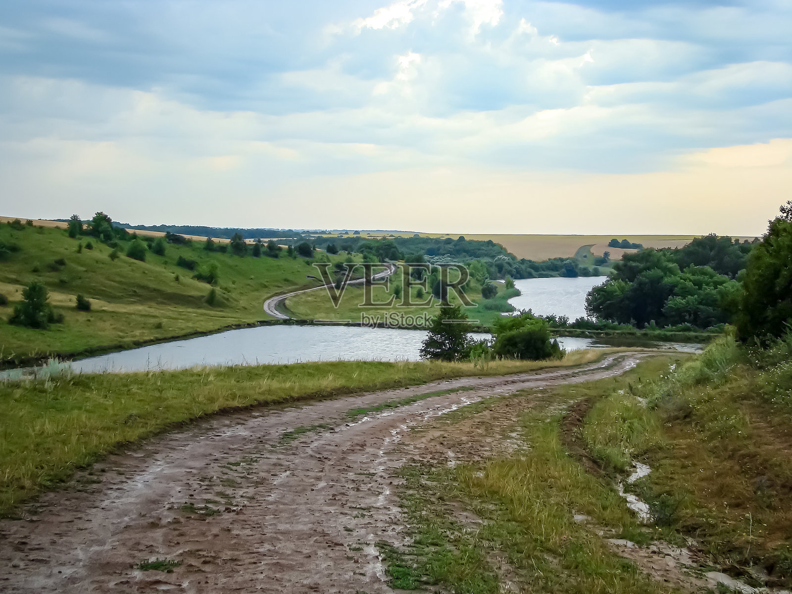 湿滑的道路照片摄影图片