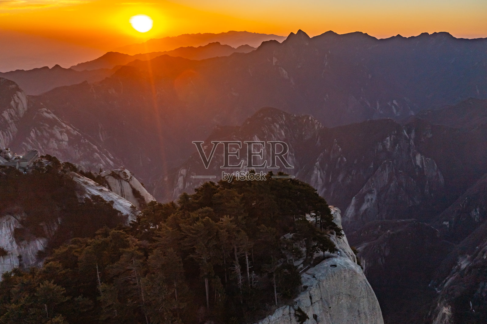 中国陕西省华山风景区日出景色照片摄影图片