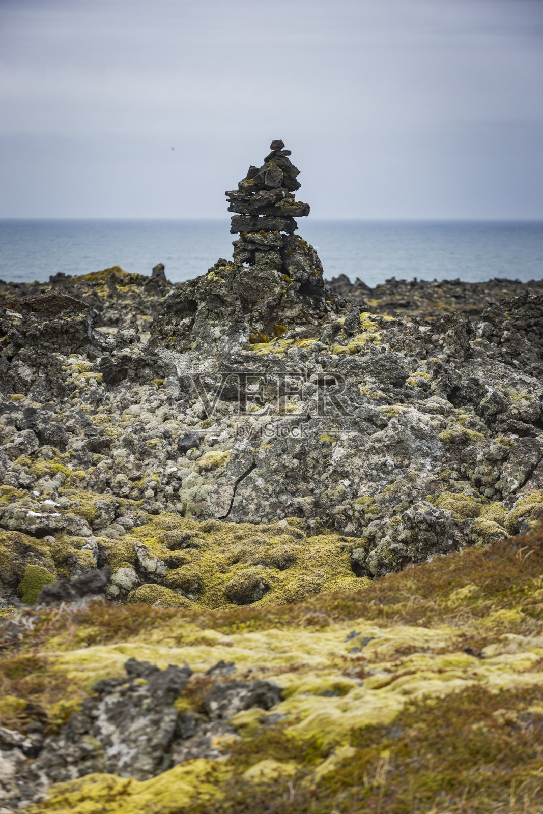 斯奈菲尔斯内斯半岛最西端的沿海悬崖斯沃图洛夫特的火山地貌照片摄影图片