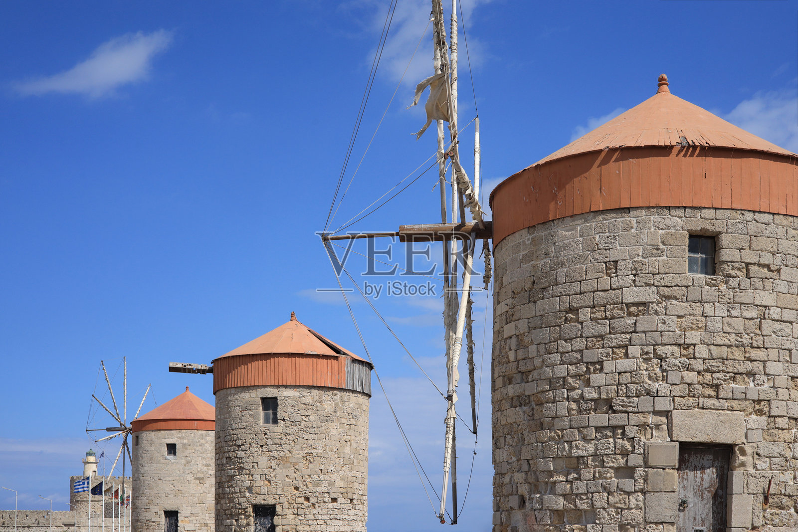 罗德岛风车，希腊佐泽卡尼撒群岛罗德岛照片摄影图片