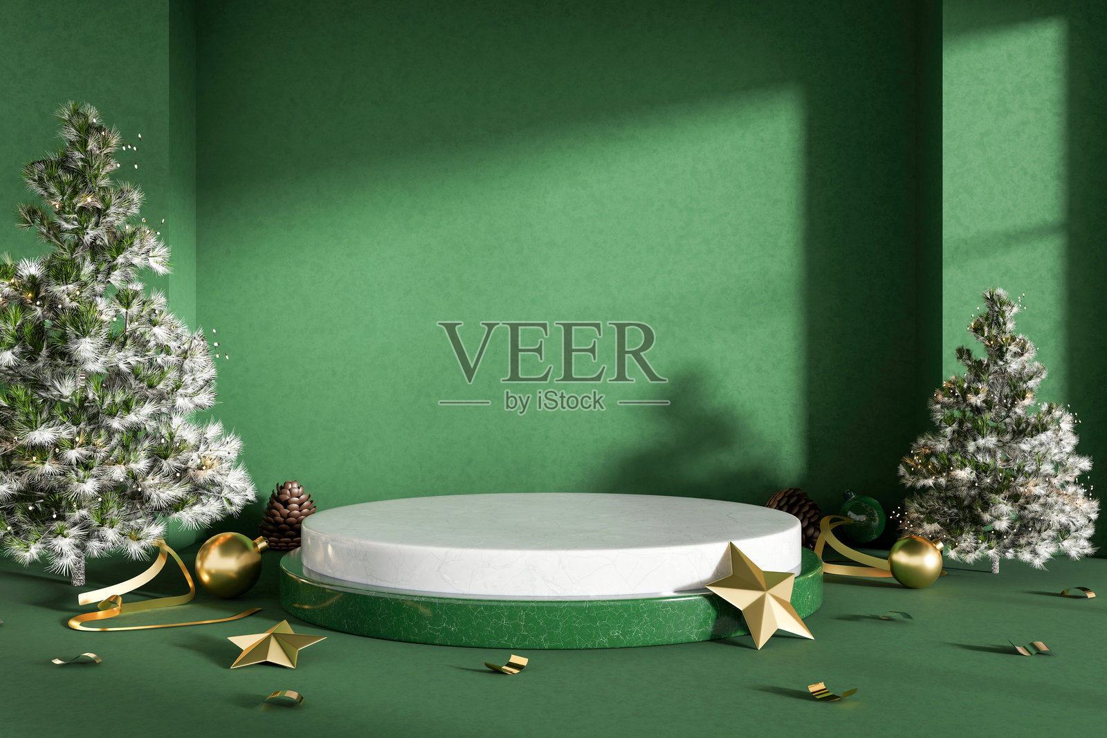 绿底上带有圣诞树和金色星星装饰的白色圆形大理石展示台照片摄影图片