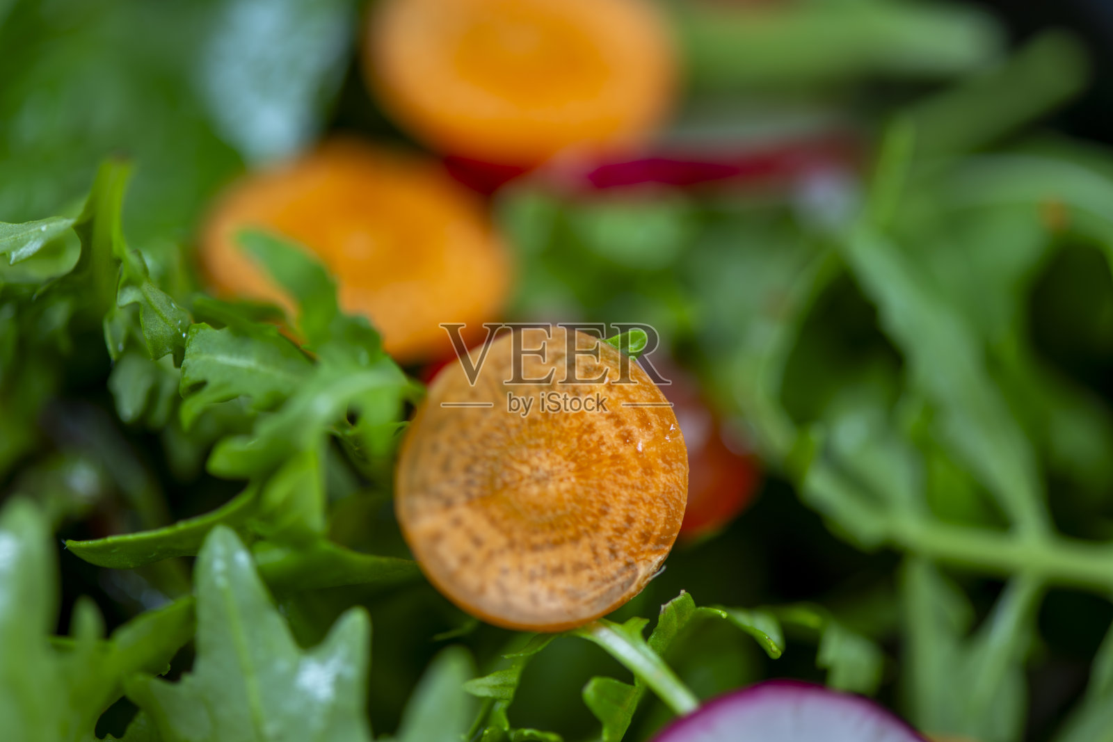 健康新鲜的绿色沙拉盘照片摄影图片