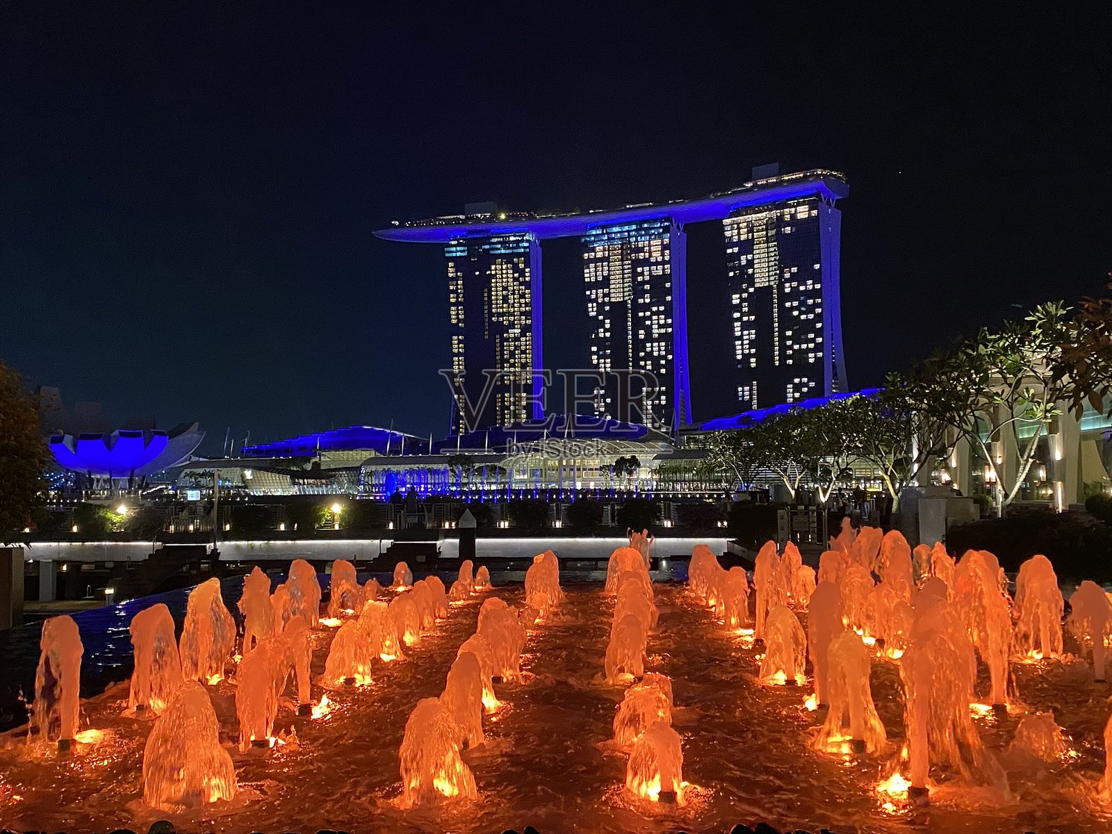新加坡 - 夜晚的喷泉照片摄影图片