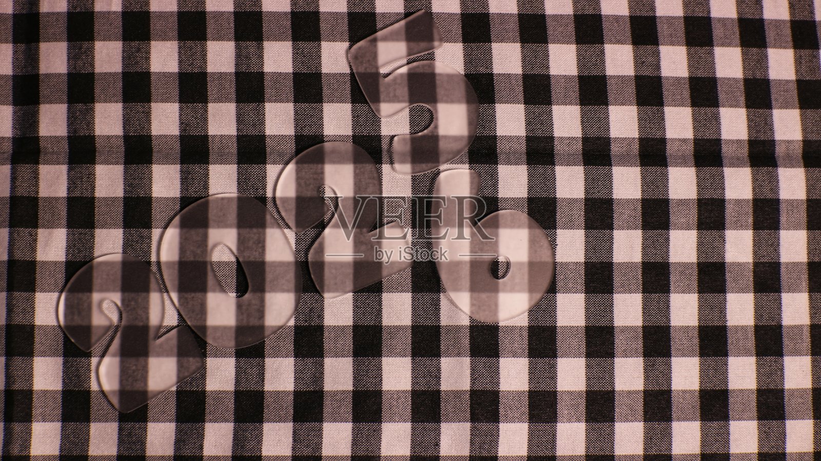 用经典的格子背景庆祝2026年，非常适合派对请柬、新年祝福和节日活动公告照片摄影图片