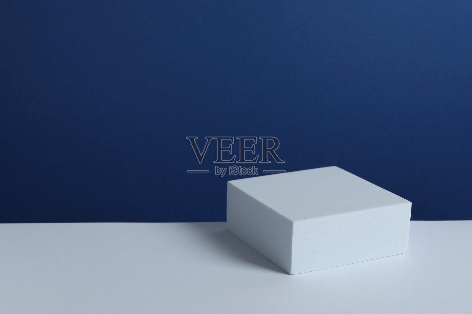 桌上的讲台照片摄影图片